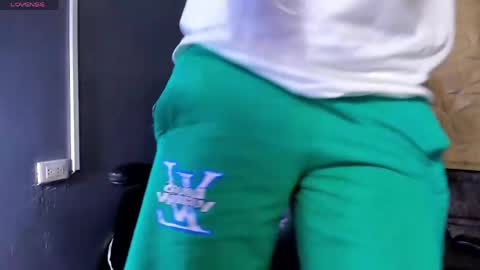 Snapshot of selfsuck_balls chatting on 12, 4, 2026 selfsuck_balls online show from 12, 4, 2026