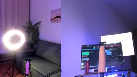 lina next stream nearest evening  online show from 9, 3, 2025