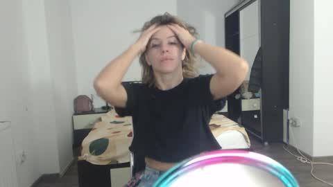 Snapshot of sellena_angels chatting on 21, 1, 2025 sellena_angels online show from 21, 1, 2025