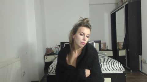 Snapshot of sellena_angels chatting on 27, 1, 2025 sellena_angels online show from 27, 1, 2025