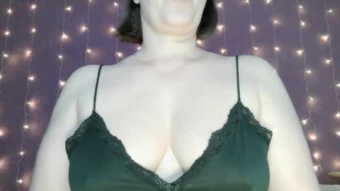 Snapshot of send_me chatting on 5, 4, 2026 send me online show from 5, 4, 2026