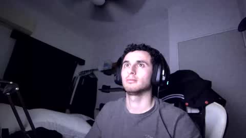 Snapshot of senitzzu chatting on 4, 1, 2025 PAJACONTROL online show from 4, 1, 2025