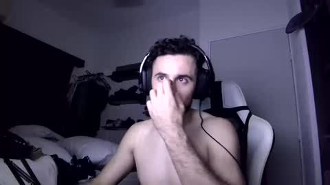 Snapshot of senitzzu chatting on 8, 2, 2025 PAJACONTROL online show from 8, 2, 2025