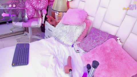 Snapshot of senniabella chatting on 15, 12, 2024 Sennia online show from 15, 12, 2024