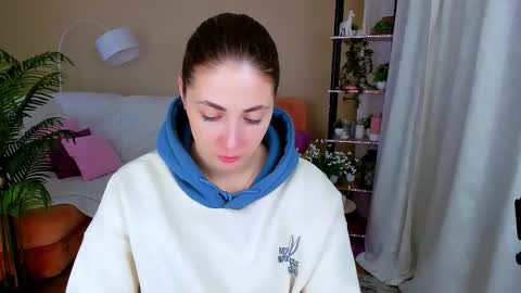 Snapshot of sensitiveheartt chatting on 5, 10, 2025 sensitiveheartt online show from 5, 10, 2025