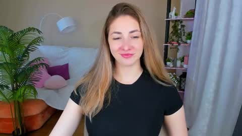 Snapshot of sensitiveheartt chatting on 7, 10, 2025 sensitiveheartt online show from 7, 10, 2025