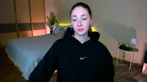 Snapshot of sensitiveheartt chatting on 8, 10, 2025 sensitiveheartt online show from 8, 10, 2025