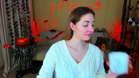 Snapshot of sensitiveheartt chatting on 28, 10, 2025 sensitiveheartt online show from 28, 10, 2025