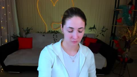 sensitiveheartt online show from 15, 5, 2026