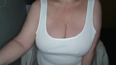 Snapshot of sensual_cris chatting on 24, 12, 2024 CRIS online show from 24, 12, 2024
