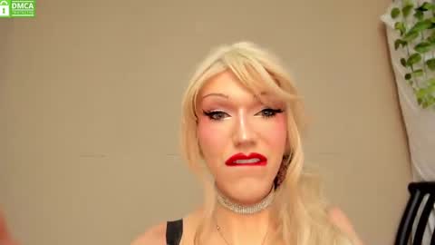 Mia online show from 22, 10, 2025