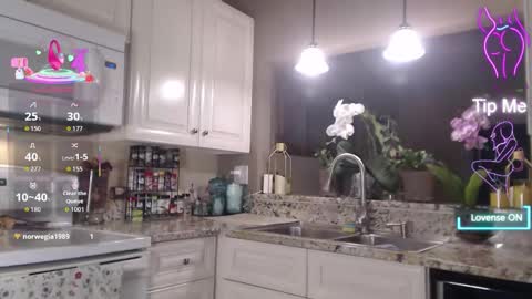 Snapshot of sensual_paradise_ chatting on 15, 3, 2026 V online show from 15, 3, 2026