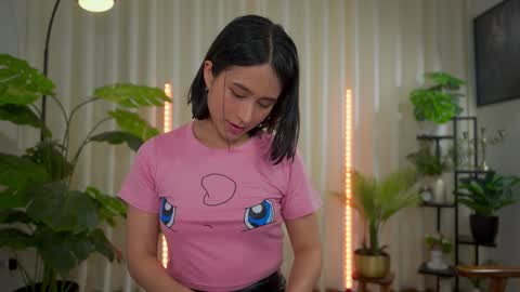 Maria- OF sensual bee online show from 6, 12, 2024