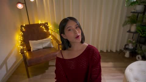 Maria- OF sensual bee online show from 23, 12, 2024