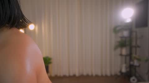 Maria- OF sensual bee online show from 1, 1, 2025