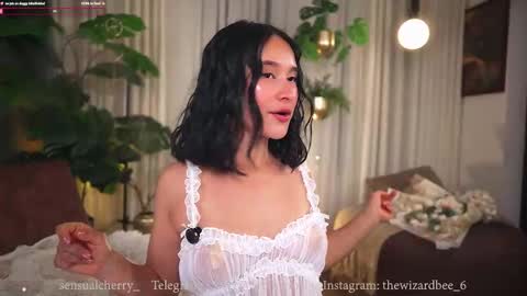 Maria- OF sensual bee online show from 12, 9, 2025