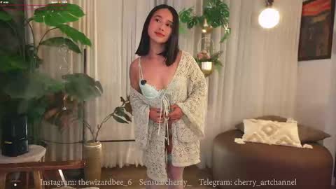 Maria- OF sensual bee online show from 28, 9, 2025