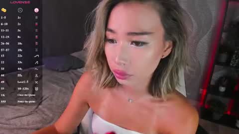 Snapshot of sensualily chatting on 12, 6, 2026 Kiki online show from 12, 6, 2026