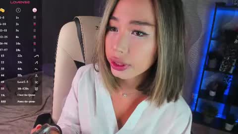 Snapshot of sensualily chatting on 17, 6, 2026 Kiki online show from 17, 6, 2026