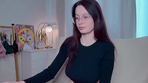 Snapshot of sensuallucy233 chatting on 3, 6, 2026 sensuallucy233 online show from 3, 6, 2026
