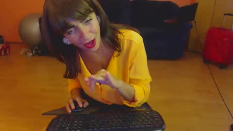 Snapshot of sensualmyra chatting on 10, 10, 2025 sensualmyra online show from 10, 10, 2025