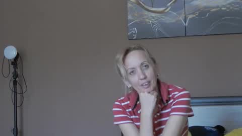 Snapshot of sensualwoman4u chatting on 22, 9, 2025 Tina online show from 22, 9, 2025