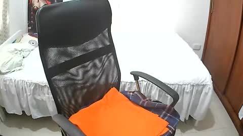 Snapshot of senthix1983 chatting on 17, 9, 2025 senthix heyy promo en OnlyFans aprovecha 85 descuento online show from 17, 9, 2025