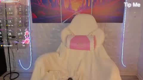 Snapshot of seraphinaa_darkwater chatting on 7, 7, 2026 Lisa and Mona online show from 7, 7, 2026
