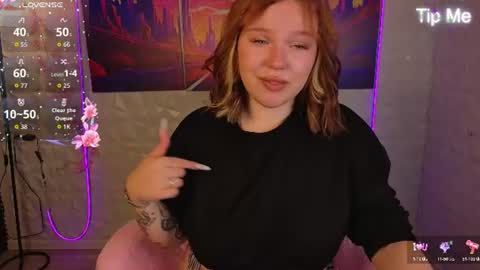 Snapshot of seraphinaa_darkwater chatting on 19, 7, 2026 Lisa and Mona online show from 19, 7, 2026