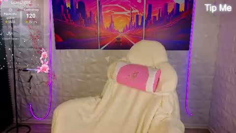 Snapshot of seraphinaa_darkwater chatting on 25, 7, 2026 Lisa and Mona online show from 25, 7, 2026