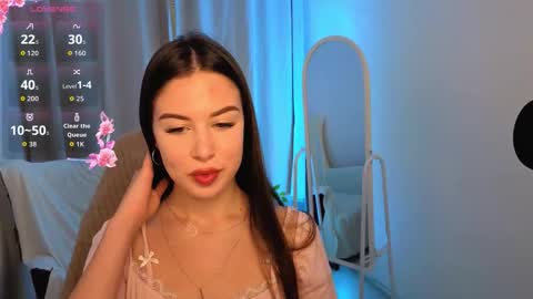 Chloe online show from 10, 9, 2025