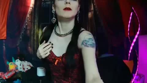 Seraphin Munster online show from 2, 1, 2025