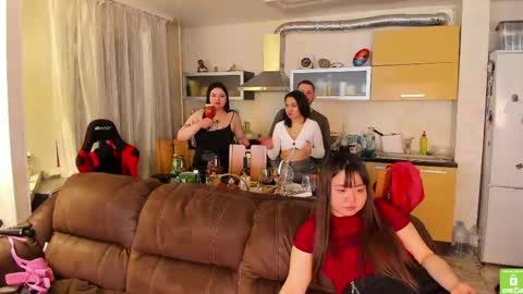 Alisha  Kevin online show from 30, 4, 2026