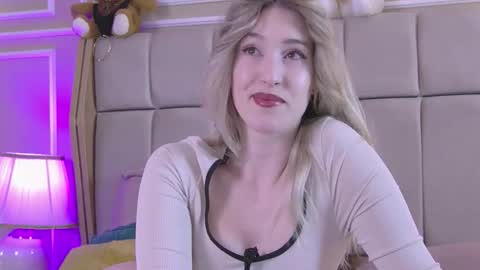 Snapshot of serena_bennet chatting on 12, 3, 2026 Serena online show from 12, 3, 2026