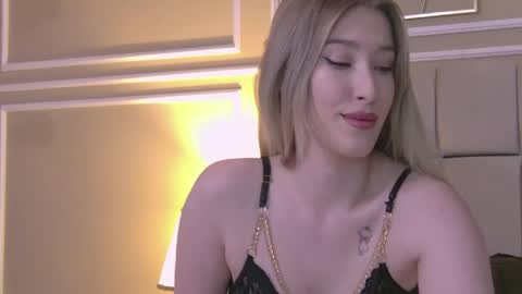 Snapshot of serena_bennet chatting on 12, 5, 2026 Serena online show from 12, 5, 2026