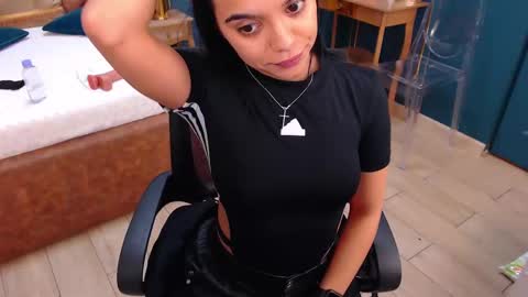 Serena online show from 28, 2, 2025