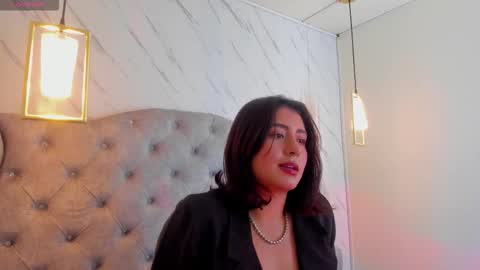 Snapshot of serenavelvet chatting on 18, 11, 2025 Serena online show from 18, 11, 2025