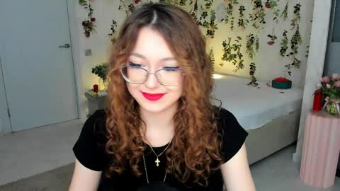 Snapshot of sereneflame chatting on 13, 4, 2026 Ophelia online show from 13, 4, 2026