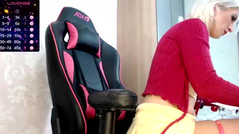 serenexx  your MILF online show from 20, 12, 2024