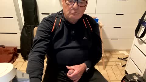 Snapshot of serge8413 chatting on 7, 12, 2024 serge8413 online show from 7, 12, 2024