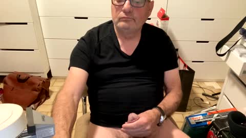 Snapshot of serge8413 chatting on 19, 12, 2024 serge8413 online show from 19, 12, 2024