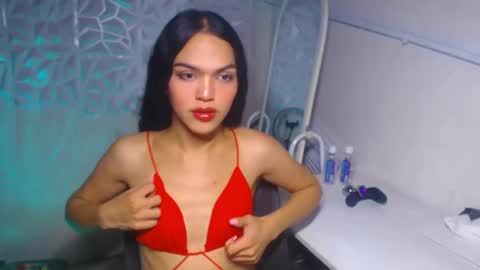 Bella online show from 8, 11, 2025