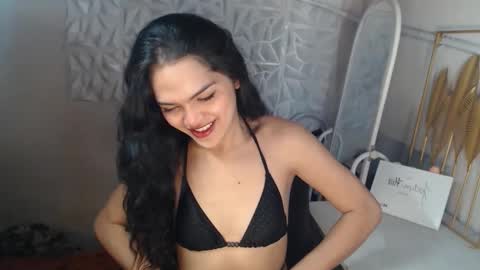 Snapshot of servicedoll18 chatting on 10, 6, 2026 Bella online show from 10, 6, 2026
