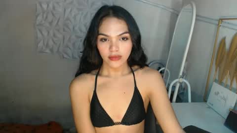 Snapshot of servicedoll18 chatting on 28, 6, 2026 Bella online show from 28, 6, 2026