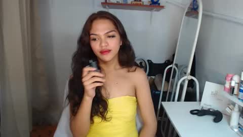 Snapshot of servicedoll18 chatting on 24, 7, 2026 Bella online show from 24, 7, 2026