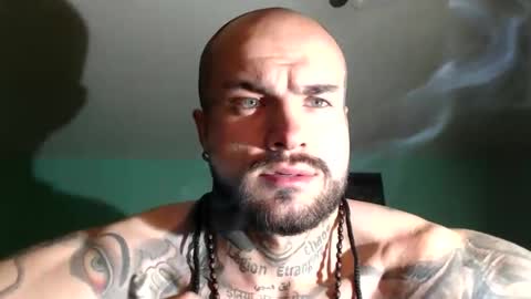 Snapshot of sevendragons1 chatting on 17, 12, 2025 SevenDragons online show from 17, 12, 2025