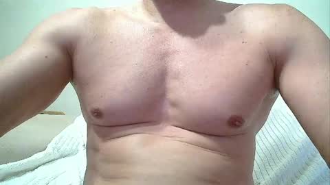 Snapshot of sex_machine_19 chatting on 27, 5, 2026 SEX MACHINE 19 online show from 27, 5, 2026
