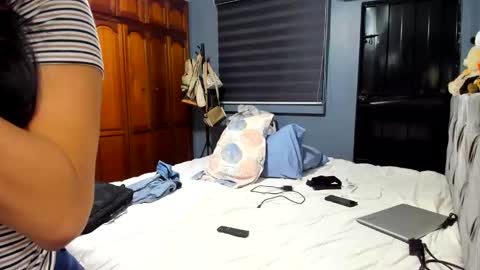 HEY GUYS KEVIAM I    MY NEW  TWITTER IS anitalautter26 imstagran  anitalautter26 officialOFanitalautter online show from 26, 10, 2025