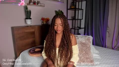 Snapshot of sexicanela99 chatting on 1, 10, 2025 ... Camila ... online show from 1, 10, 2025