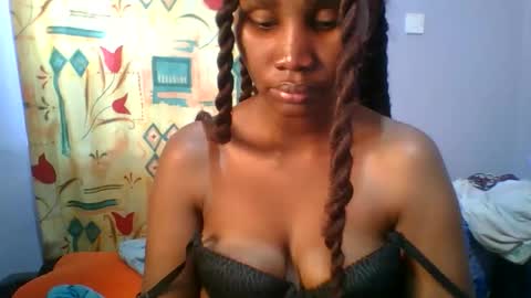 Snapshot of sexie_love chatting on 7, 10, 2025 Nancy online show from 7, 10, 2025